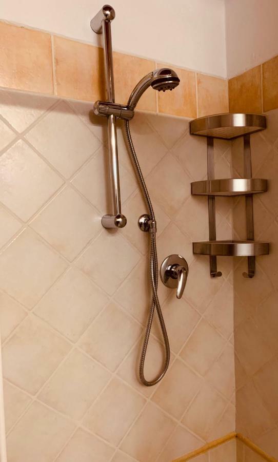 Whouse Suite Apartment Mirasole بولونيا المظهر الخارجي الصورة
